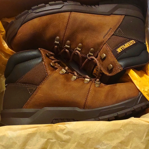 NIB CAT work boots size 11.5 main image 4